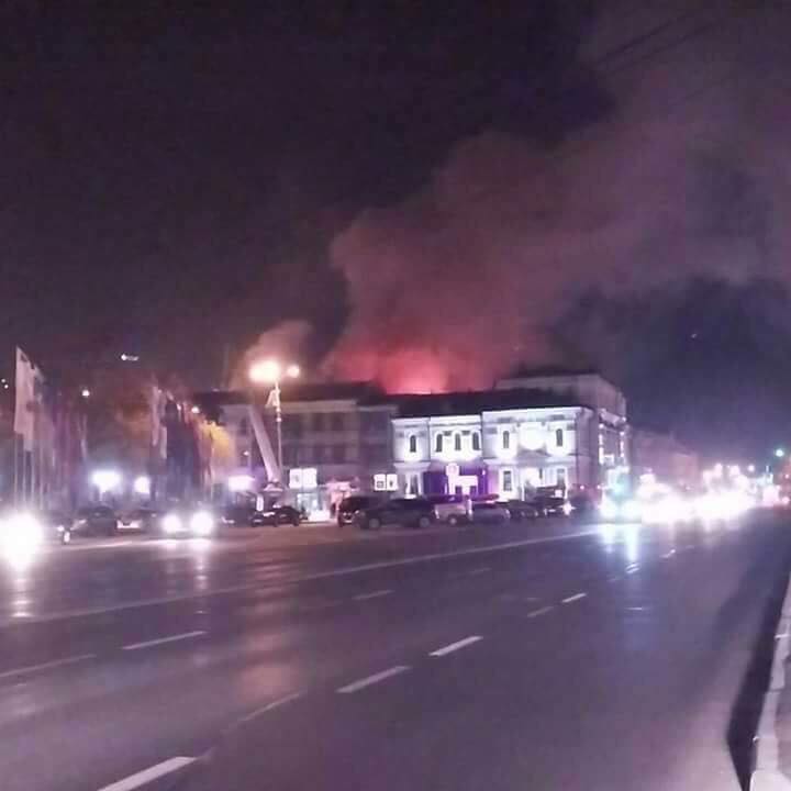 Элитный ночной клуб горит в Нижнем Новгороде (фото с места происшествия)