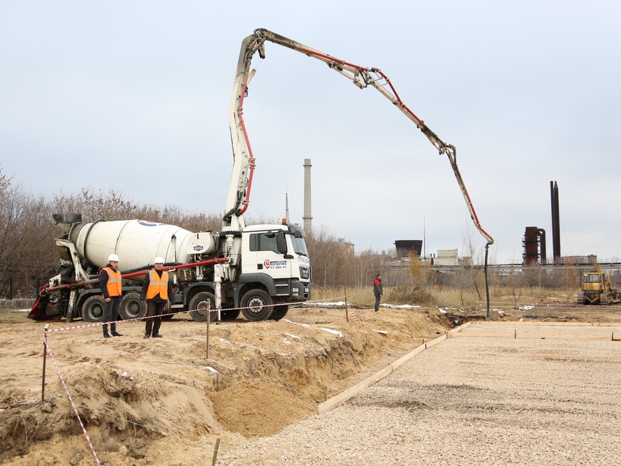 Ликвидация свалки промышленных отходов «Черная дыра» началась в Дзержинске