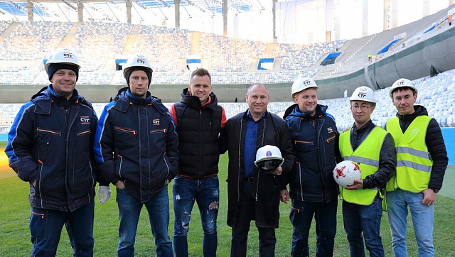 Известный футболист протестировал поле «Стадиона Нижний Новгород»