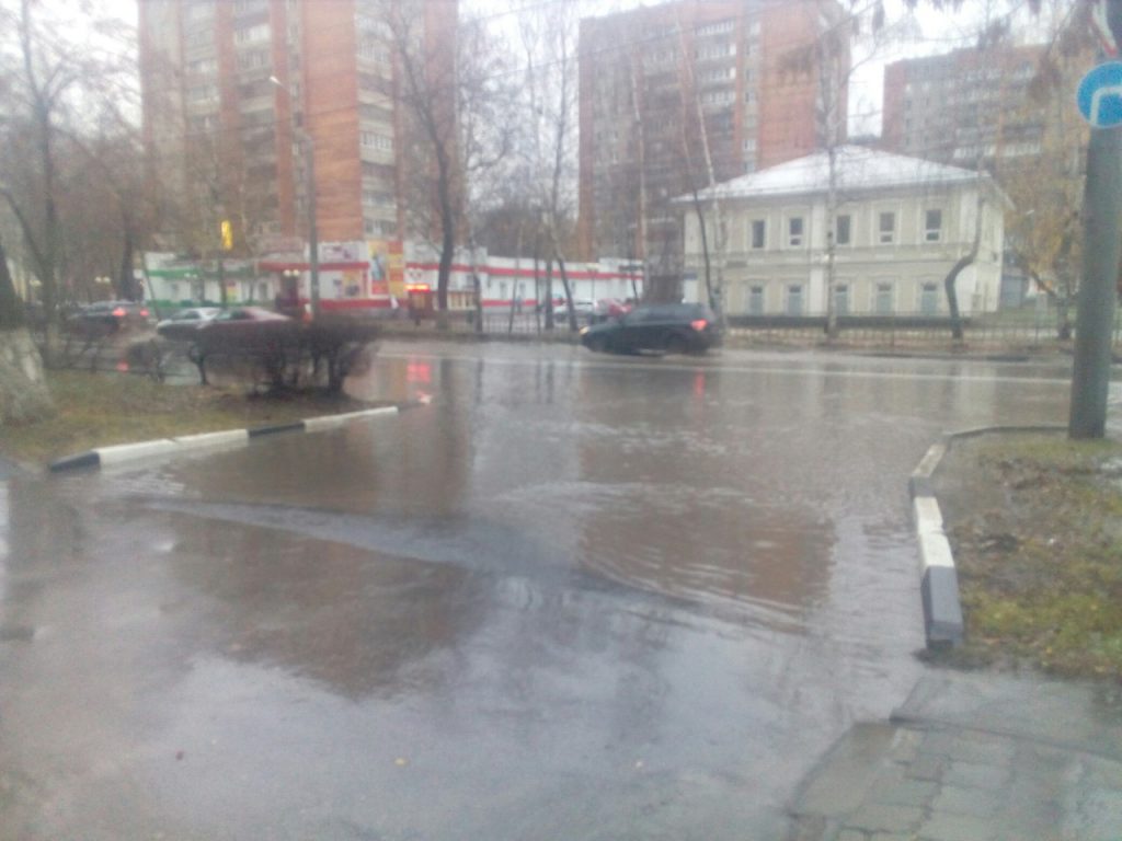 «Зима в ливень». Нижний Новгород «утонул» после дождь (фото, видео)