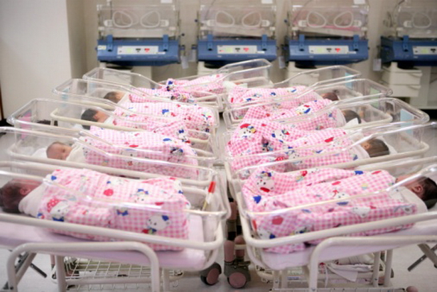 Родителям 10 нижегородских малышей торжественно вручат свидетельства о рождении