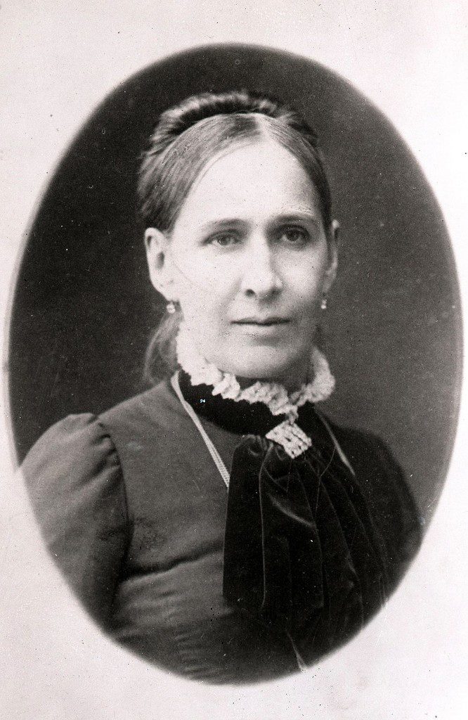 Мать Константина Станиславского - Елизавета (Адель) Васильевна, урожденная Яковлева