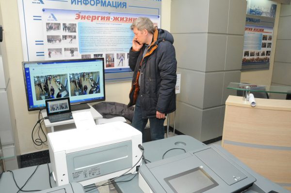 «Каждые 15 минут наблюдателя вызывают на сеанс громкой связи». Валентина Цывова рассказала о работе Ситуационного центра