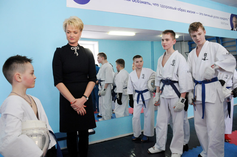 Посетила школьный музей и открыла спортивный зал. Что делала Светлана Хоркина в Нижнем Новгороде