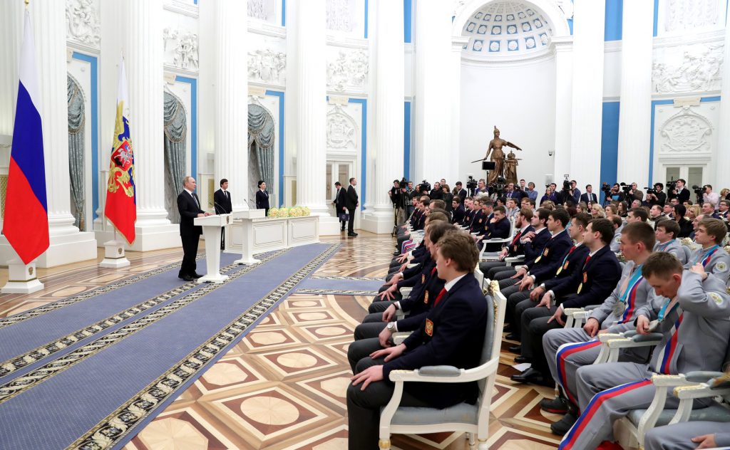 Владимир Путин наградил нижегородскую лыжницу