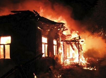 Молодые муж с женой заживо сгорели в своем доме
