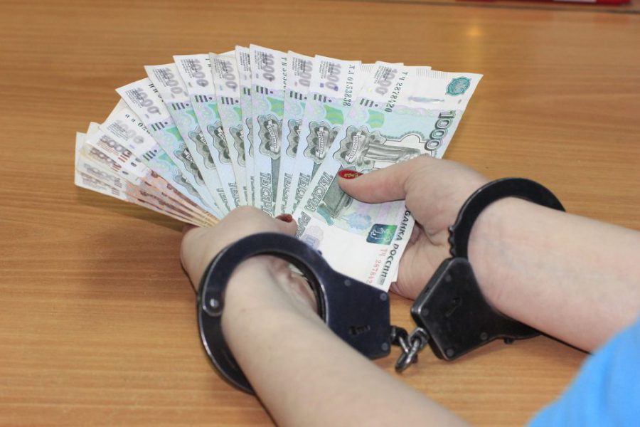 Сотрудница банка обманом оформила займы на клиентов на миллионы рублей