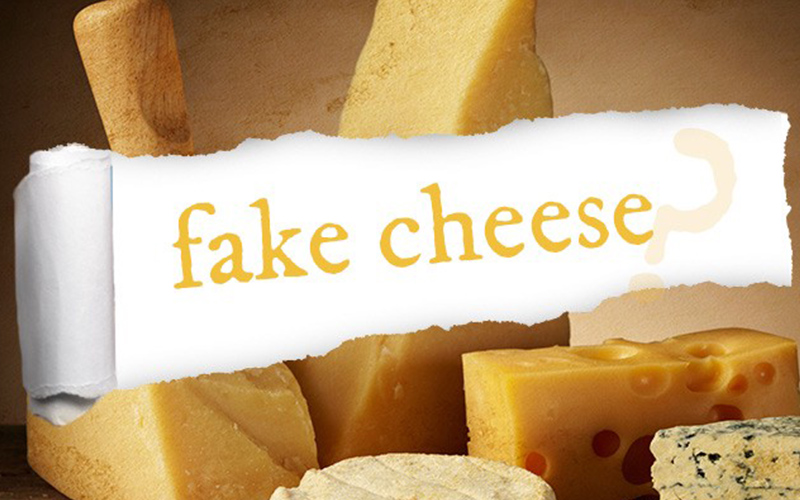 Российские производители призывают запретить фейковый сыр