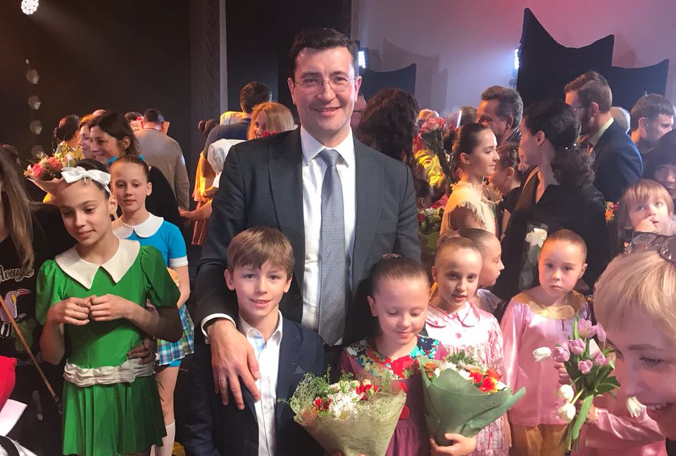 Глеб Никитин вышел на сцену Нижегородской филармонии