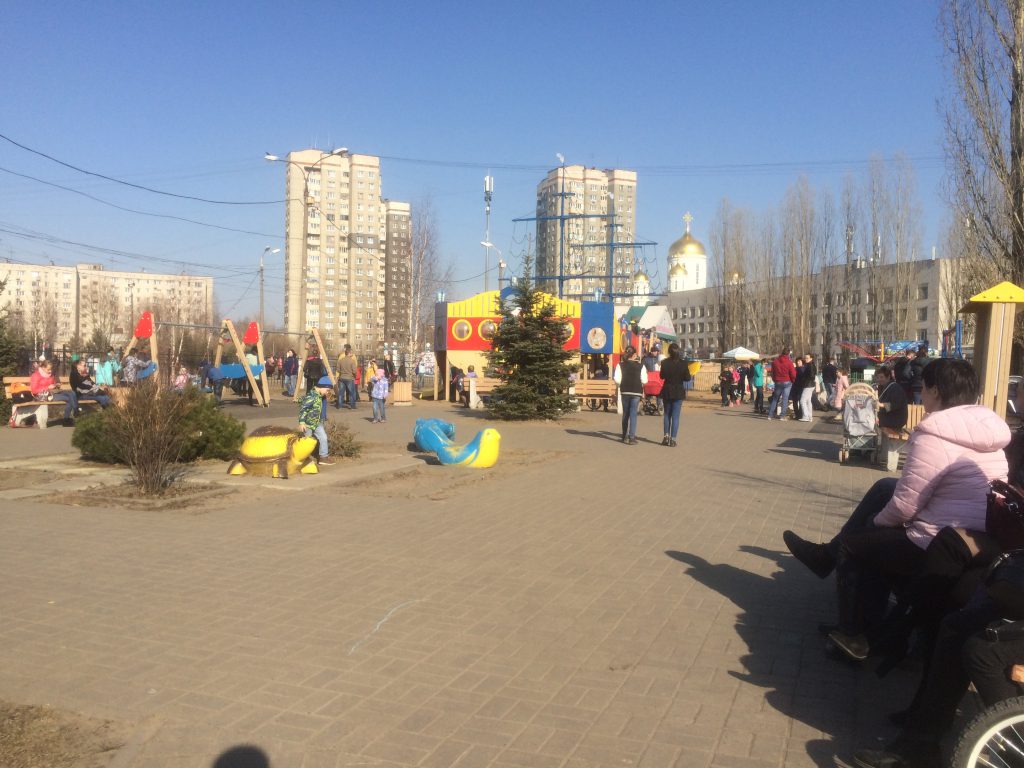 В Семенове благоустроили площадь по просьбе местных жителей