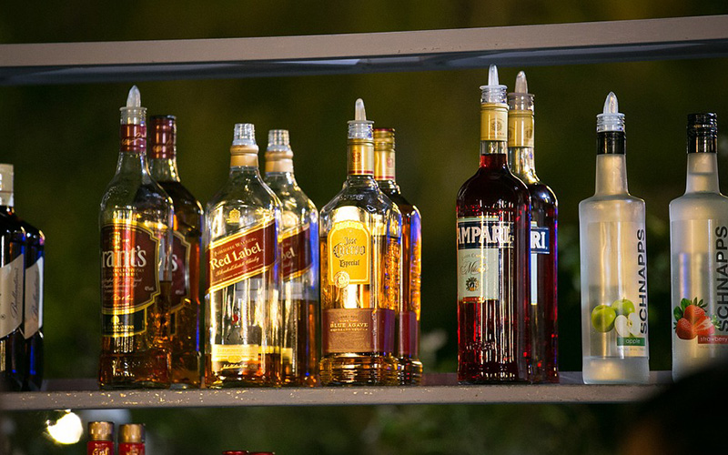 Более 140 единиц алкогольной продукции изъято из незаконного оборота в результате рейдов