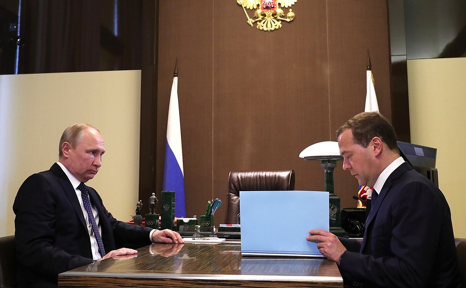 Дмитрий Медведев представил Владимиру Путину новый состав Правительства РФ