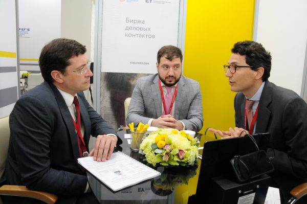 Глеб Никитин обсудил перспективы расширения сотрудничества с компанией «Сен-Гобен»