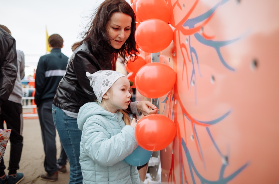 Более 700 нижегородцев приняли участие в создании арт-объекта «Нижний. Дыши полной грудью!»