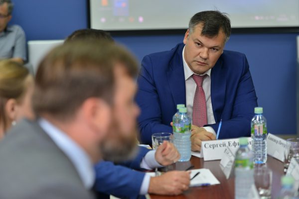 Круглый стол на тему: «Я б в чиновники пошел&nbsp;…»