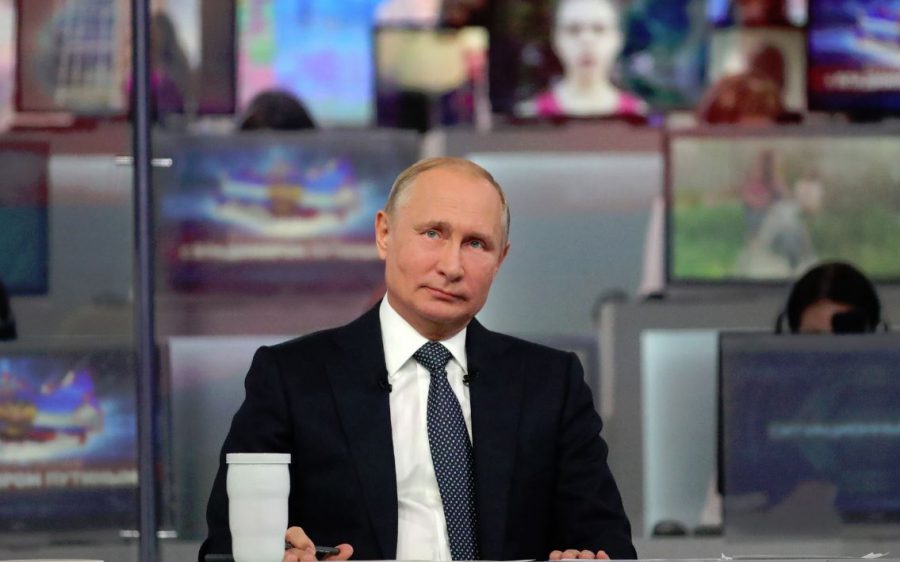 Владимир Путин ответил, у кого в ближайшее время вырастет зарплата в России
