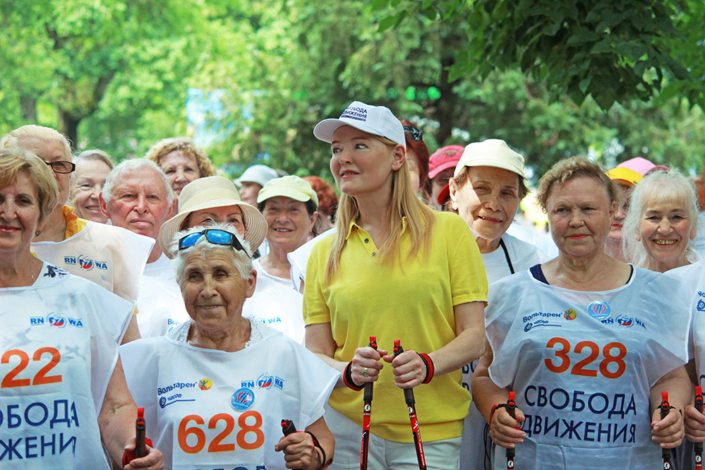 Фестиваль «Свобода движения» собрал любителей скандинавской ходьбы в Нижнем Новгороде