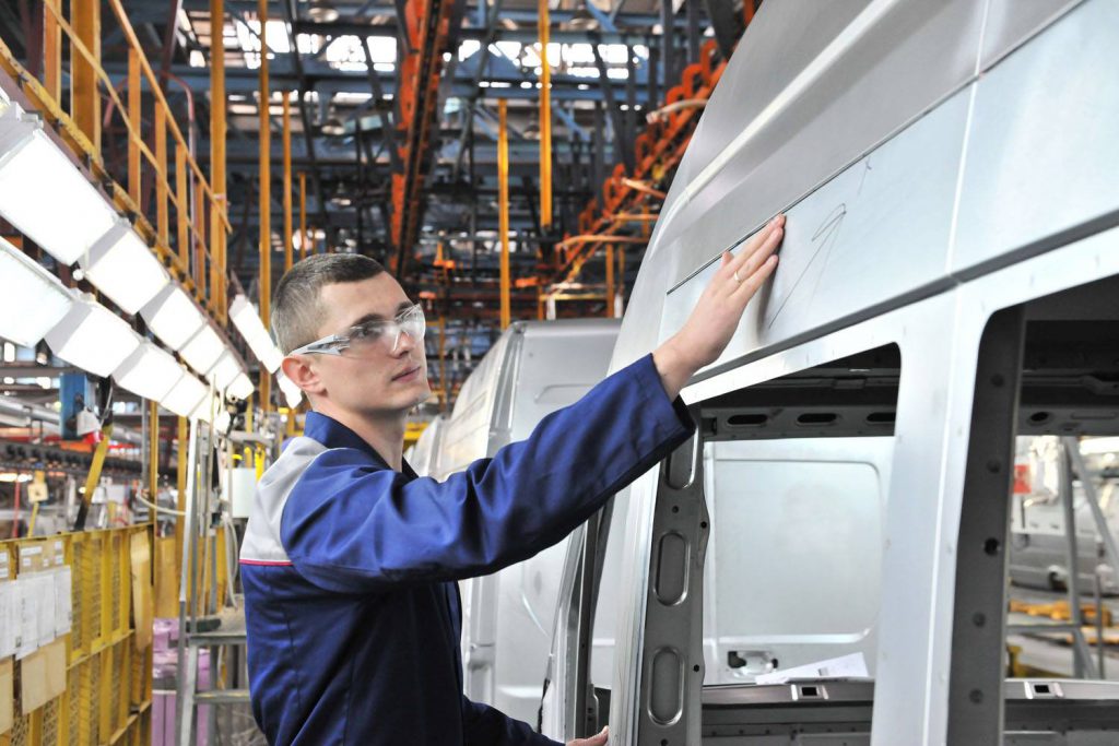 Конвейеры по выпуску автомобилей ГАЗ работают в штатном режиме