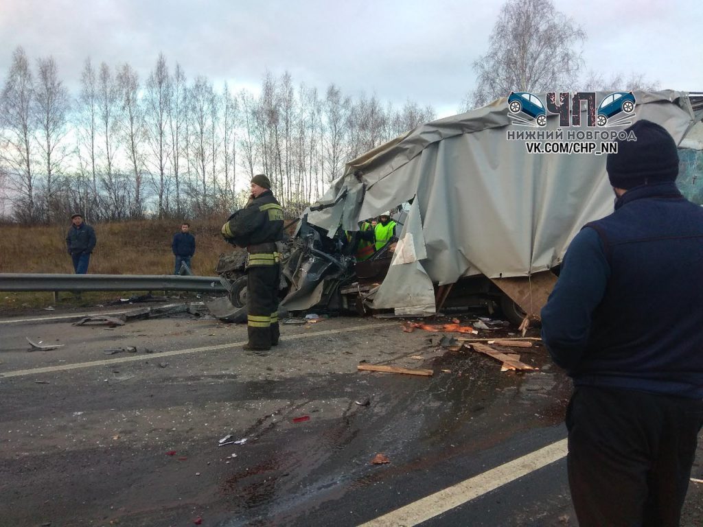 Страшная авария под Нижним Новгородом: на трассе М7 столкнулись фура, ГАЗель и грузовик