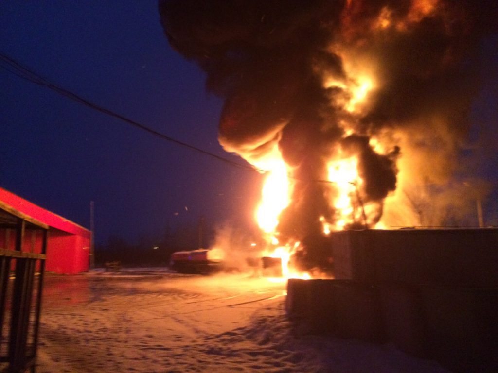 Бензовоз загорелся на автозаправке под Нижним Новгородом