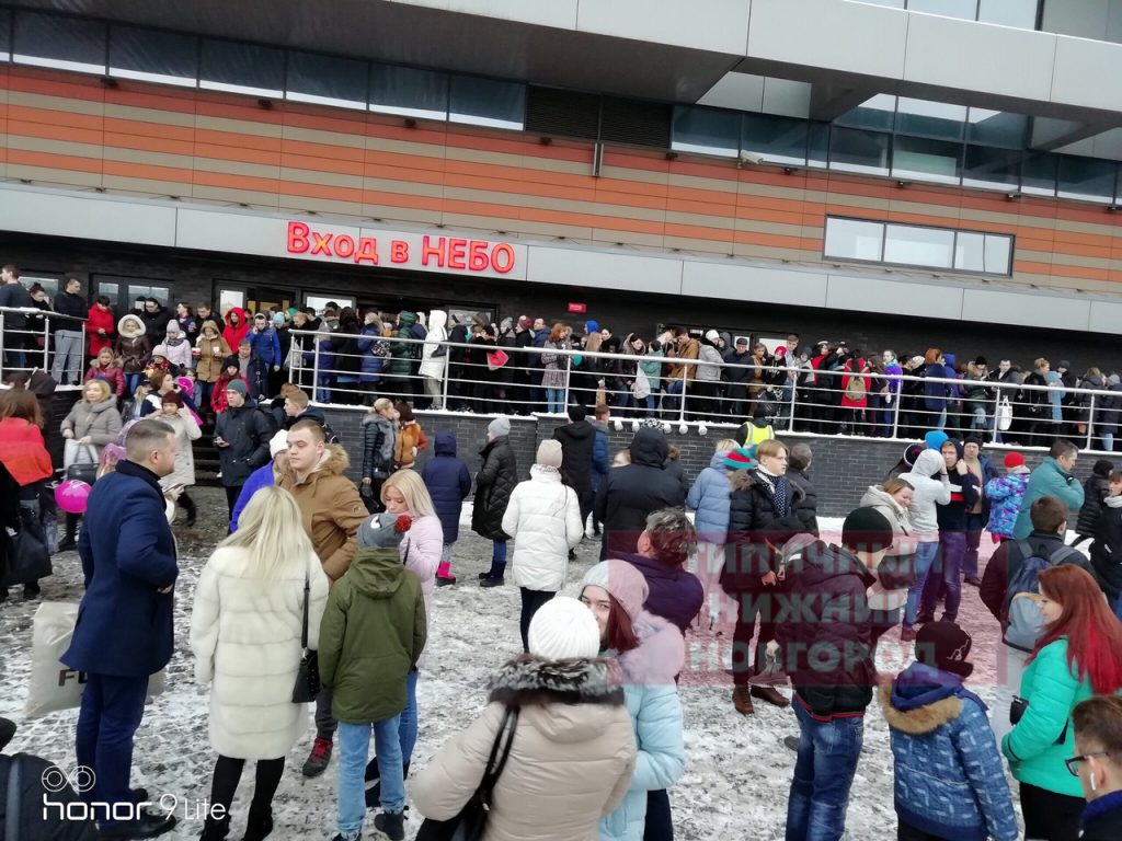 50 нижегородцев эвакуировались из-за ложного срабатывания пожарной системы в ТРЦ «Небо»