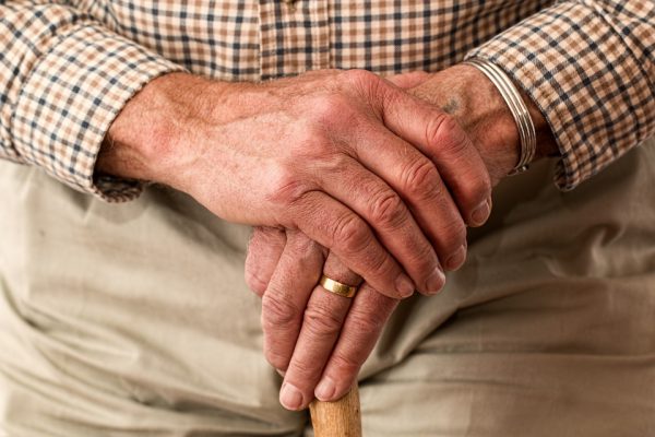Нижегородцы смогут стать «внуками по переписке» для жителей престарелых домов региона