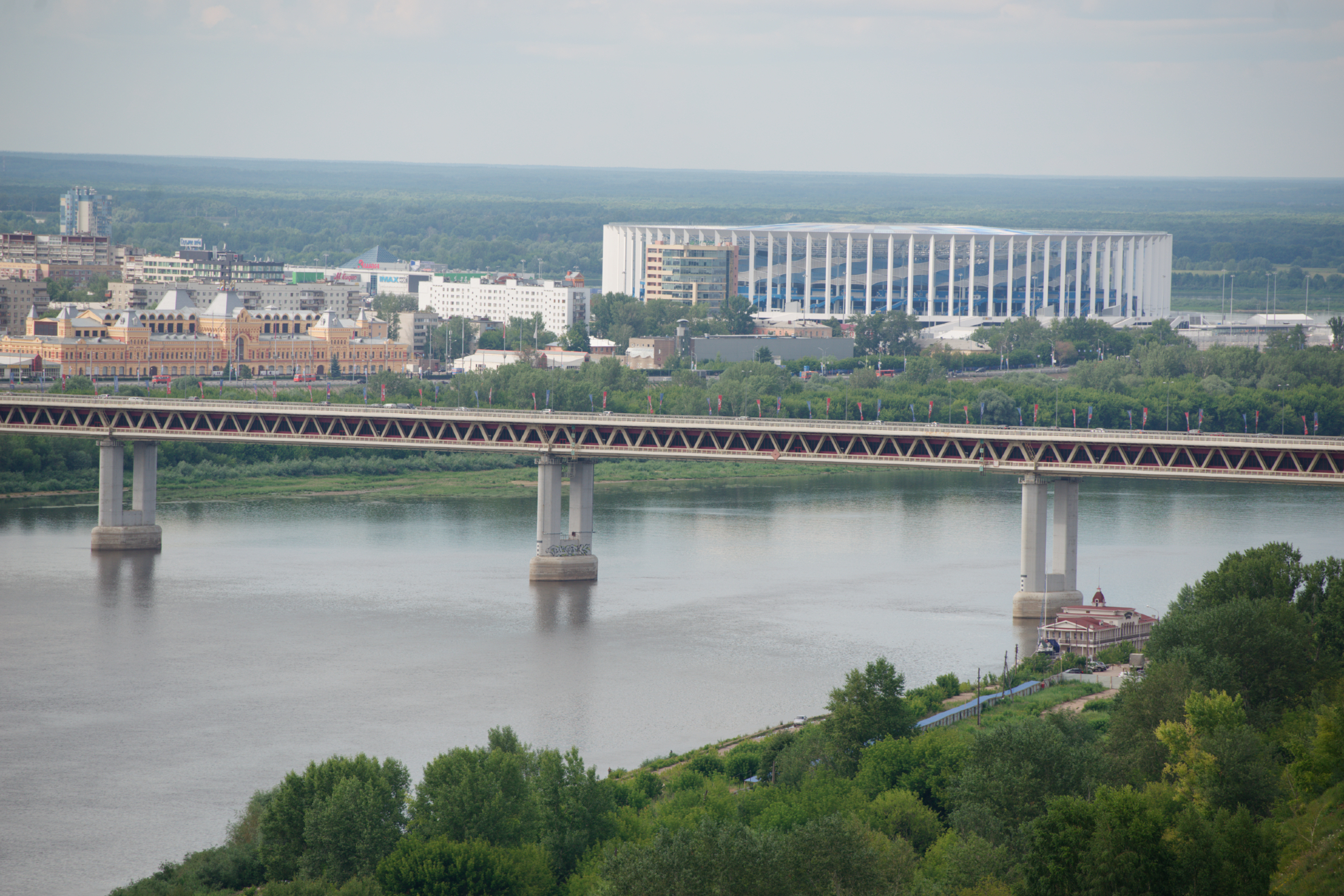 В Нижнем Новгороде мужчина упал с метромоста | Нижегородская правда