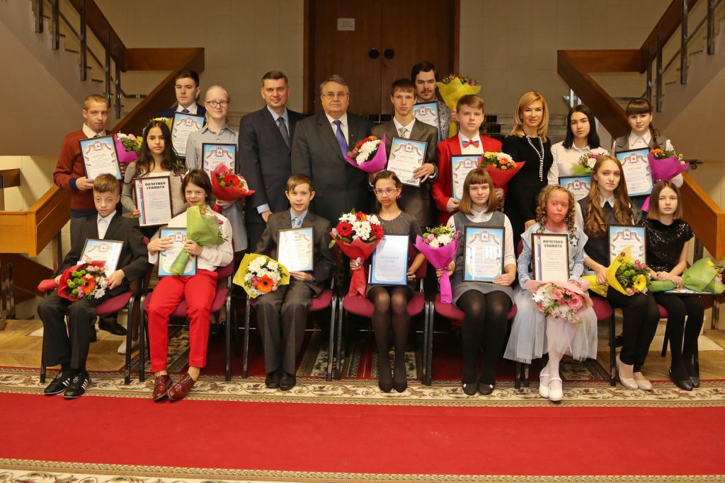 15 одаренных детей-инвалидов получили именные стипендии в Нижнем Новгороде