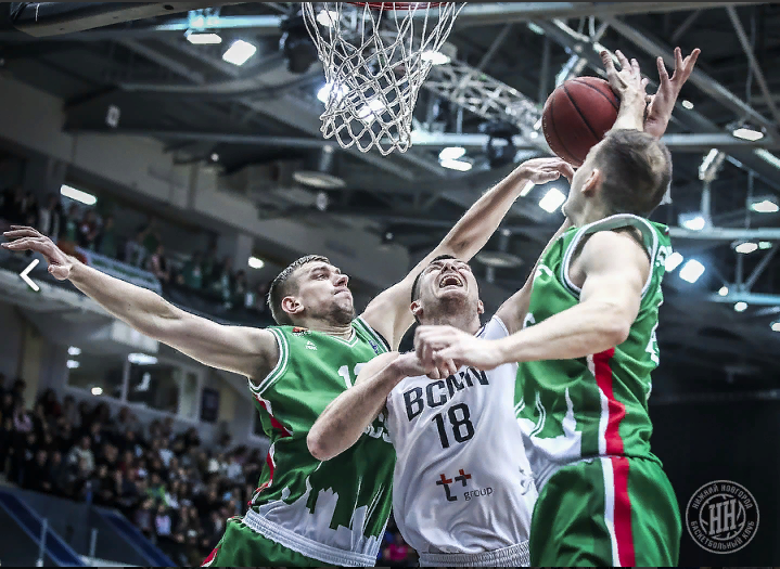 Нижегородские баскетболисты одолели соперников из Казани