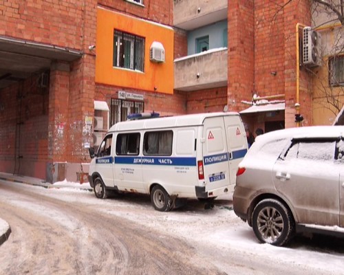 Видеокамера зафиксировала падение подростка из окна 8 этажа в центре Нижнего Новгорода