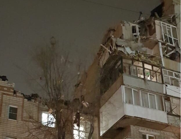 В Ростовской области обрушились два этажа жилого дома (видео)