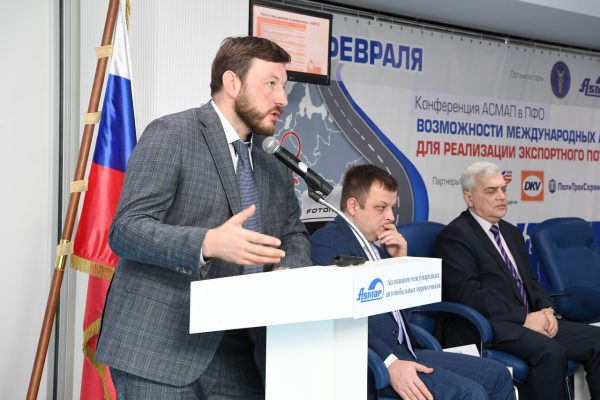 Экс-министр транспорта Вадим Власов останется под стражей до конца декабря