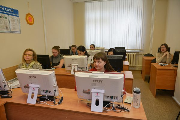 Декрет онлайн. Молодым нижегородским мамам рассказали, как совмещать работу и отпуск по уходу за ребенком