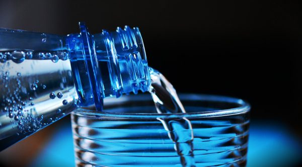 Депутат Госдумы прокомментировал идею о включении бутилированной воды в социально значимые товары