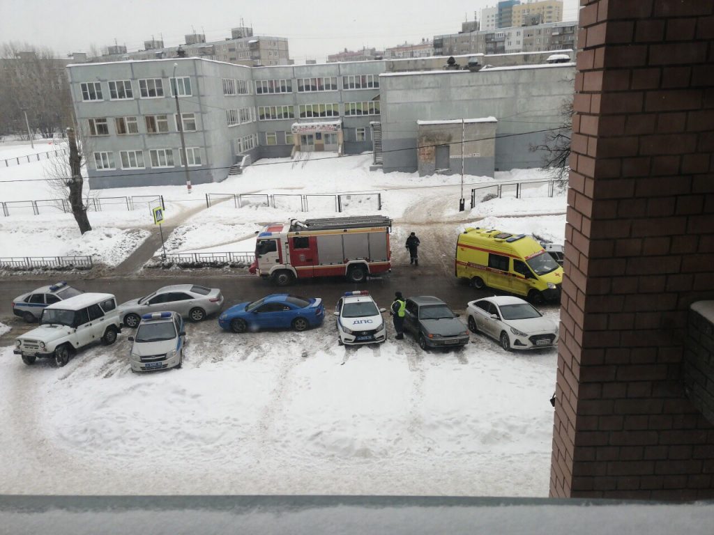 Неизвестные устроили стрельбу рядом со школой в Нижнем Новгороде (дополнено)
