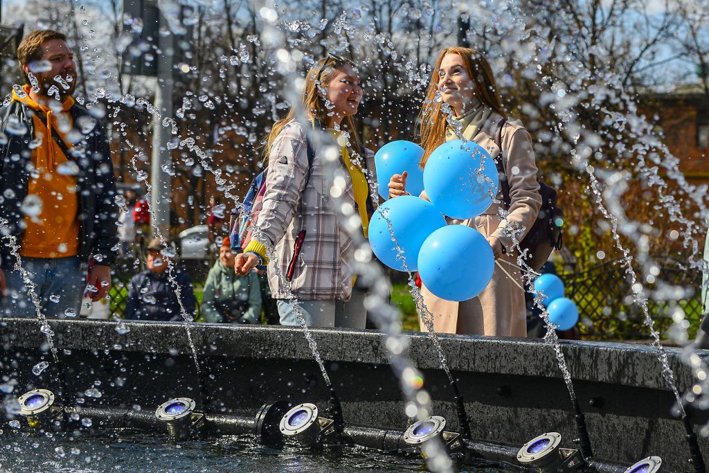 На площади Минина запустили главный городской фонтан (ФОТО)