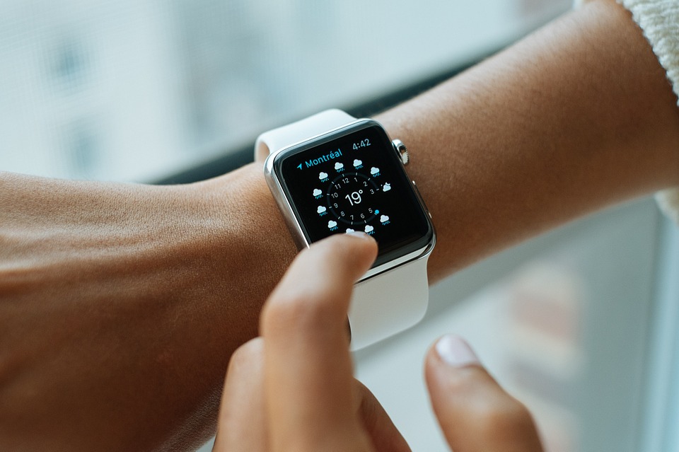 Жители ПФО стали чаще покупать умные часы и браслеты