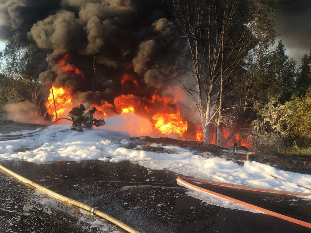 Цистерна с горючим загорелась на трассе М‑7 в Нижегородской области (ВИДЕО)