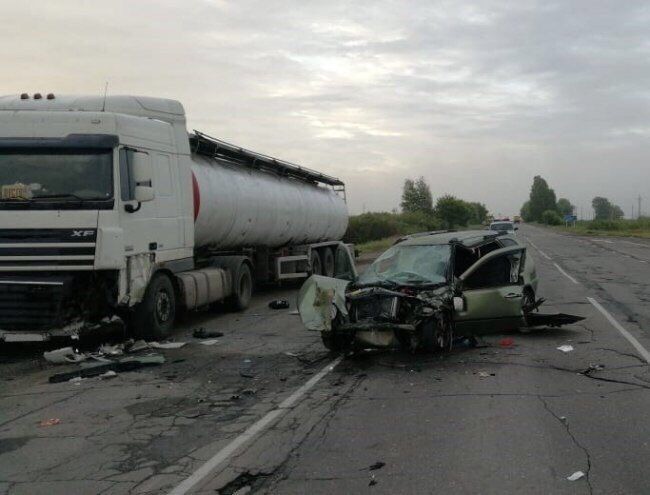 Трое полицейских погибли в ДТП по дороге из Нижнего Новгорода в Самару (ФОТО)