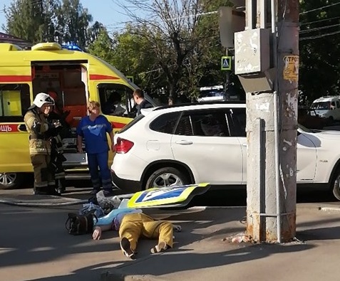 На улице Ванеева пешеход умер от удара дорожным знаком (ФОТО)