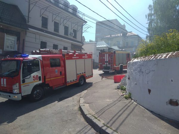 В центре Нижнего Новгорода сгорели сараи (ФОТО, ВИДЕО)