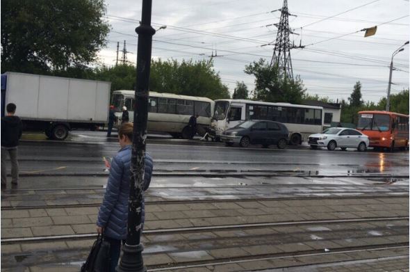 Два автобуса столкнулись в Сормовском районе: пострадали 9 человек (дополнено)