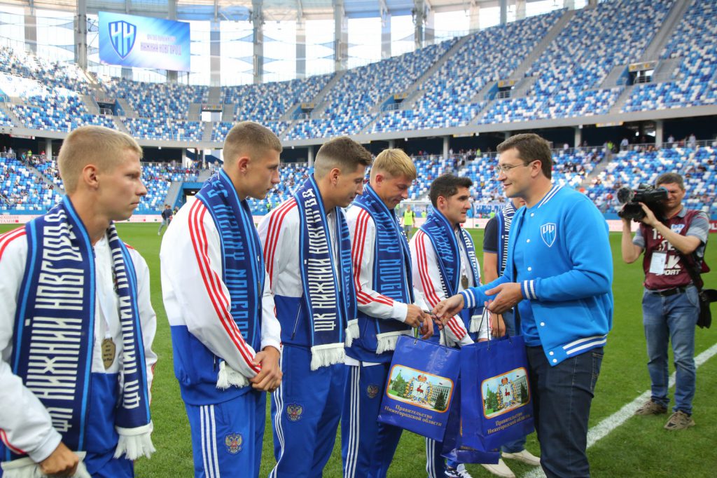 Глеб Никитин наградил нижегородцев, ставших чемпионами мира по футболу среди лиц с заболеванием ЦП