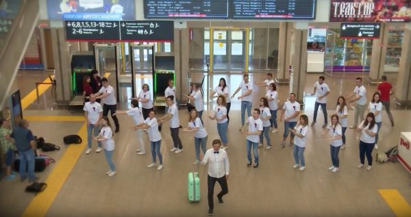 Видео дня: Нижегородцы устроили флешмоб на Московском вокзале
