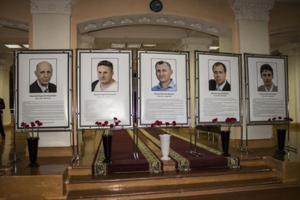 Семьи погибших под Северодвинском саровчан получили ордена Мужества из рук Владимира Путина