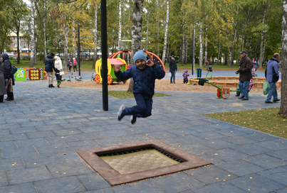 Открылись после благоустройства детская площадка и площадка для выгула собак в парке Пушкина
