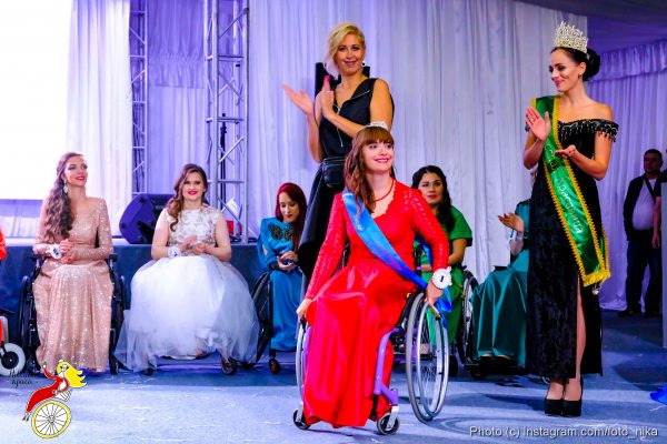 Нижегородка в инвалидном кресле завоевала титул на конкурсе красоты