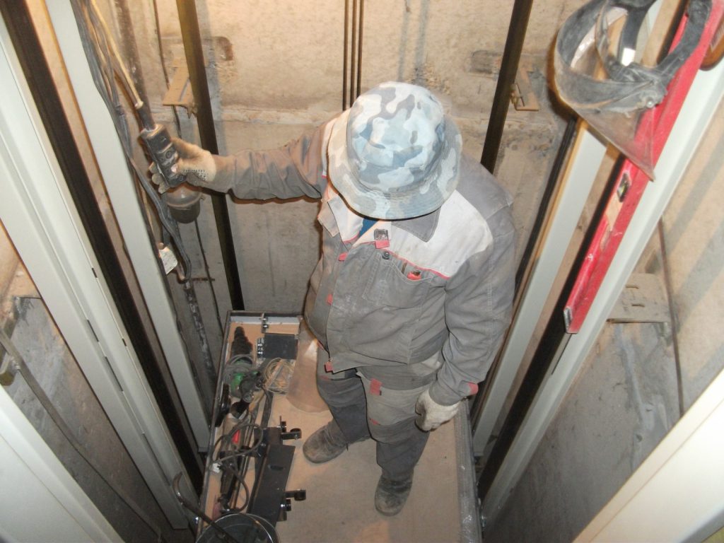 Программа по замене лифтов в Нижегородской области выполнена на 79%