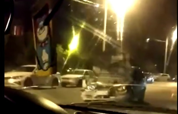 Иномарка вылетела в кювет после ДТП в Автозаводском районе (ВИДЕО)