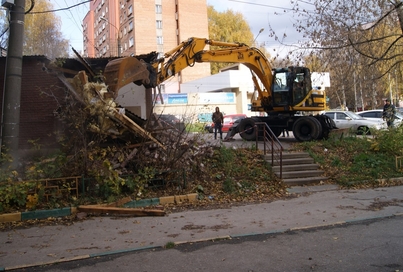 Незаконный нестационарный торговый объект демонтировали на улице Рокоссовского